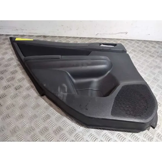 Guarnecido Puerta Trasera Izquierda para Subaru Xv