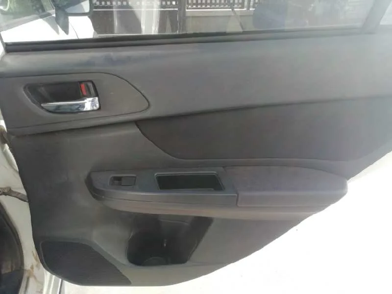 Guarnecido Puerta Trasera Derecha para Subaru Xv