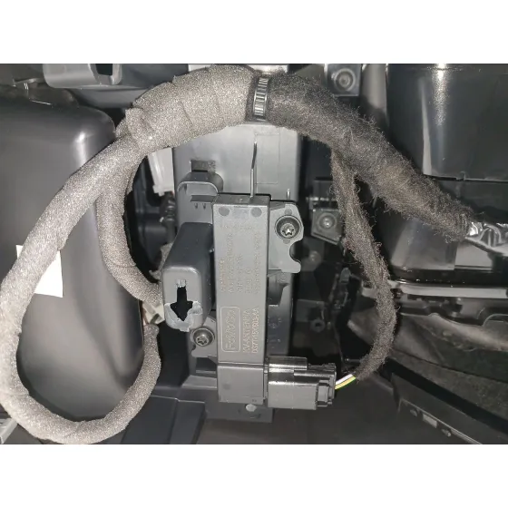 Apoyabrazos Central para Ford Focus Lim.
