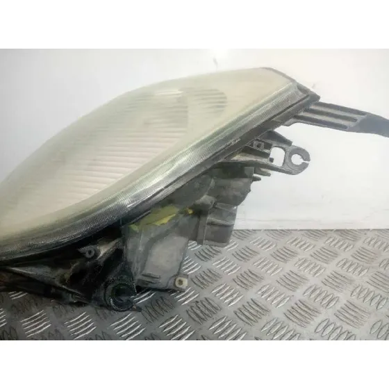 Faro Derecho para Ford Fiesta (Cbk)