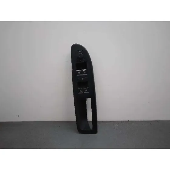 Mando Elevalunas Delantero Izquierdo para Volkswagen Passat Berlina (3C2)