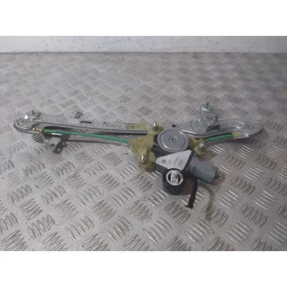 Elevalunas Trasero Izquierdo para Toyota Corolla (E21)