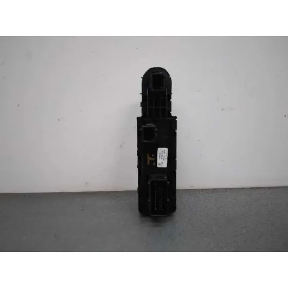 Mando Elevalunas Delantero Izquierdo para Citroën C4 Picasso