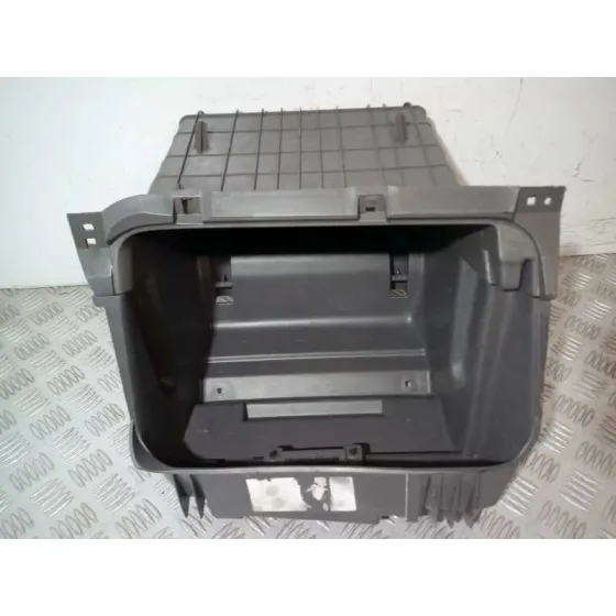 Guantera para Nissan Nv 200 (M20)