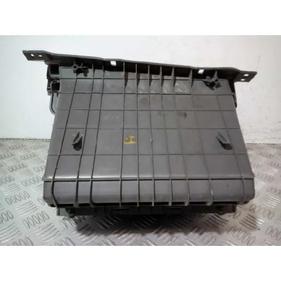 Guantera para Nissan Nv 200 (M20)