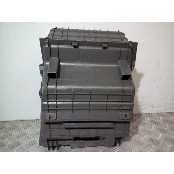 Guantera para Nissan Nv 200 (M20)