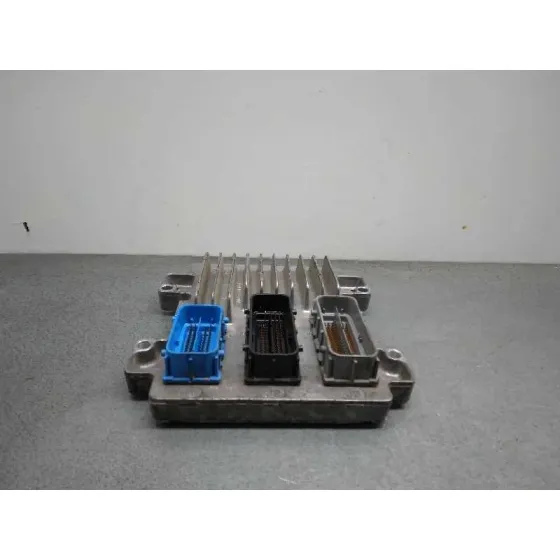 Centralita Motor Uce para Opel Astra J Lim.