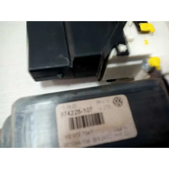 Motor Elevalunas Trasero Derecho para Volkswagen Passat Berlina (3C2)