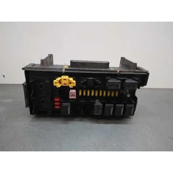 Caja Reles / Fusibles para Jeep Commander