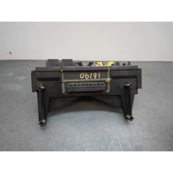 Caja Reles / Fusibles para Jeep Commander