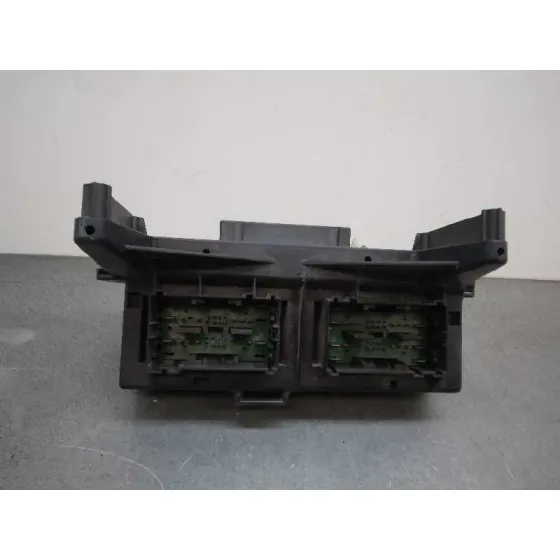 Caja Reles / Fusibles para Jeep Commander