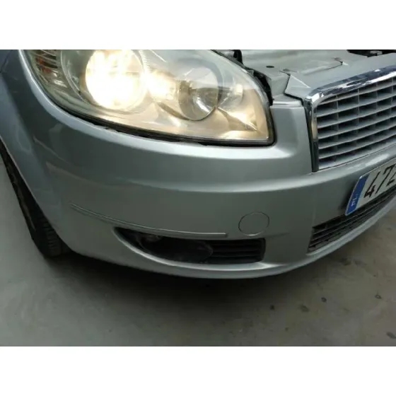 Paragolpes Delantero para Fiat Linea (110)