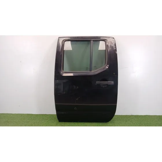 Puerta Trasera Izquierda para Nissan Navara Pick-Up (D40M)