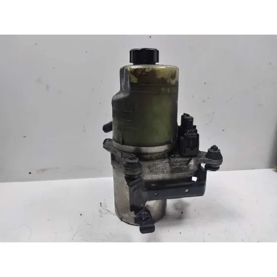 Bomba Direccion para Ford Focus Berlina (Cap)