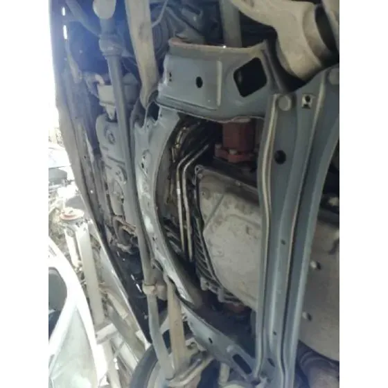 Puente Delantero para Audi A6 Avant (4F2)