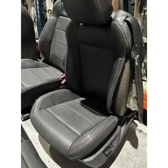 Juego Asientos Completo para Ford Mustang