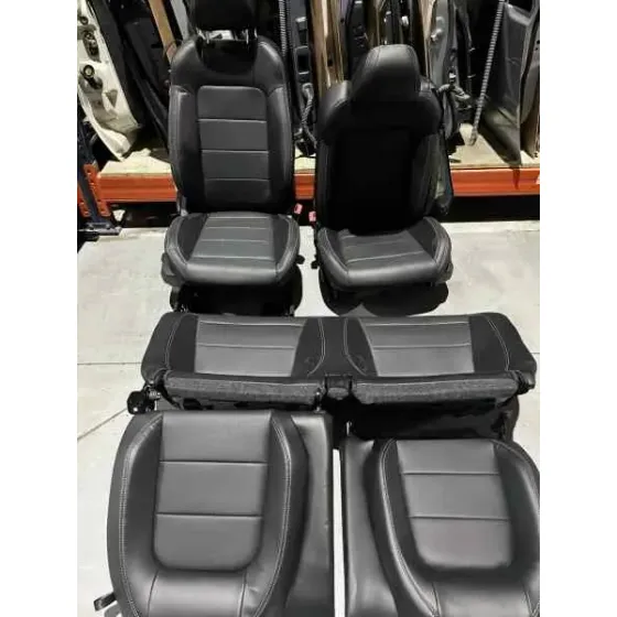 Juego Asientos Completo para Ford Mustang
