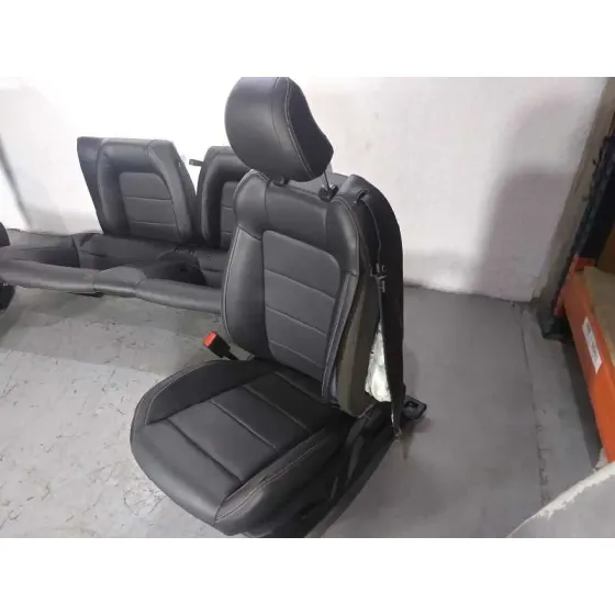 Juego Asientos Completo para Ford Mustang