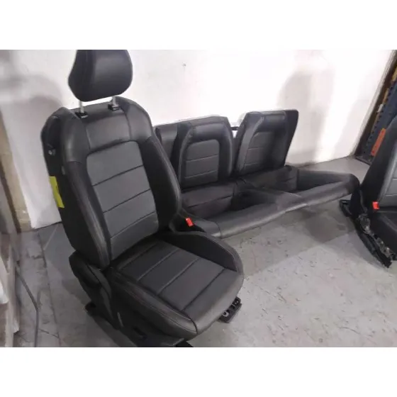 Juego Asientos Completo para Ford Mustang