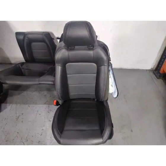 Juego Asientos Completo para Ford Mustang