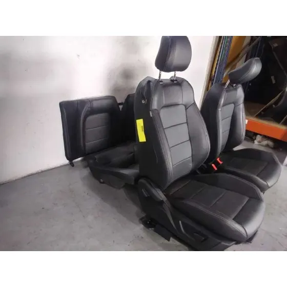 Juego Asientos Completo para Ford Mustang