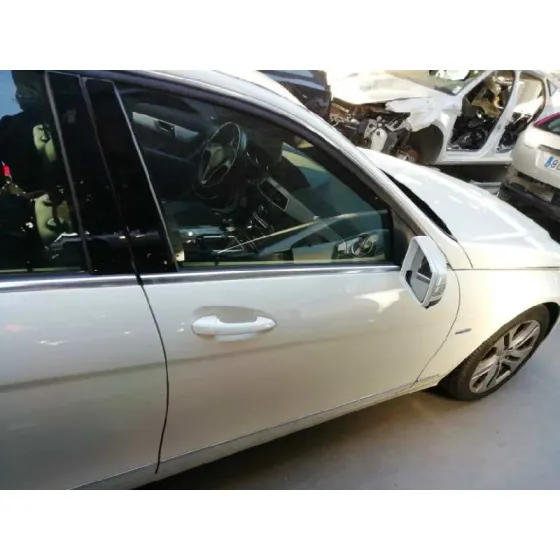 Puerta Delantera Derecha para Mercedes-Benz Clase C (W204) Berlina