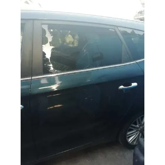 Puerta Trasera Izquierda para Kia Carens ( )