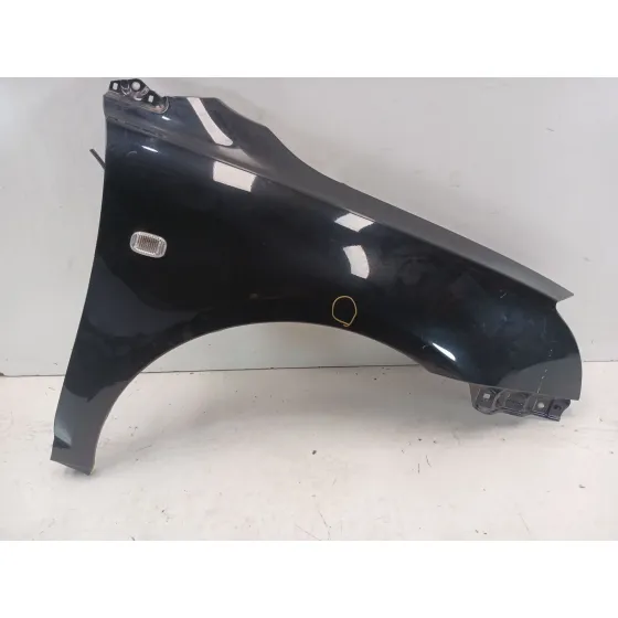 Aleta Delantera Derecha para Toyota Avensis Berlina (T25)