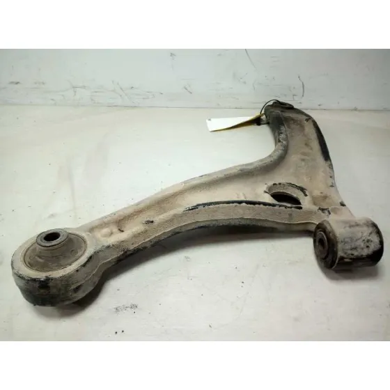 Brazo Suspension Inferior Delantero Derecho para Nissan Nv 400