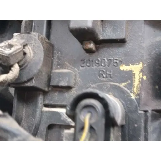 Piloto Trasero Derecho para Fiat Linea (110)