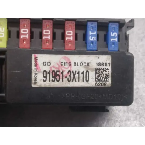 Caja Reles / Fusibles para Kia Carens ( )