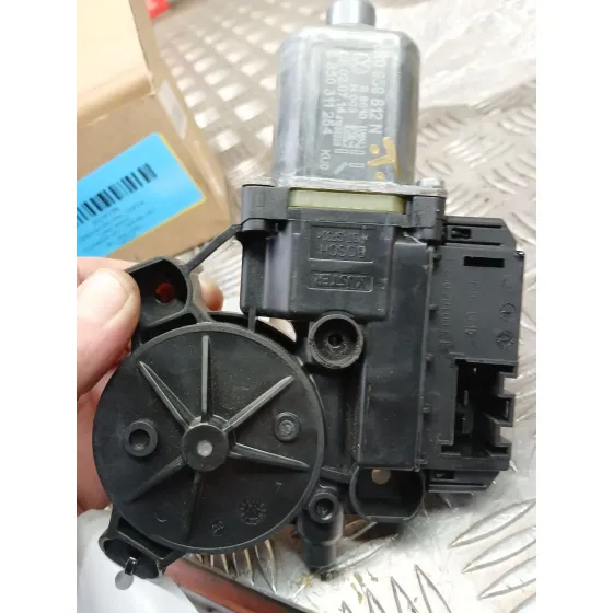 Motor Elevalunas Trasero Derecho para Volkswagen Polo (6C1)