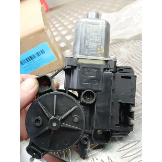 Motor Elevalunas Trasero Derecho para Volkswagen Polo (6C1)