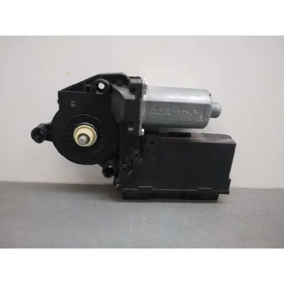 Motor Elevalunas Delantero Izquierdo para Audi A4 Berlina (8E)