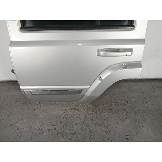 Puerta Trasera Izquierda para Jeep Commander