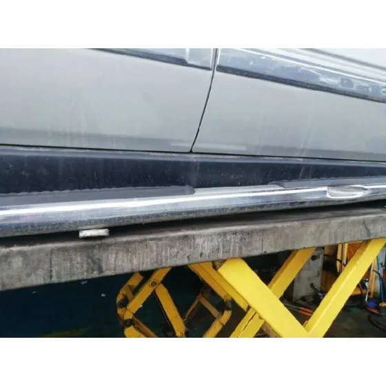 Estribo para Jeep Commander