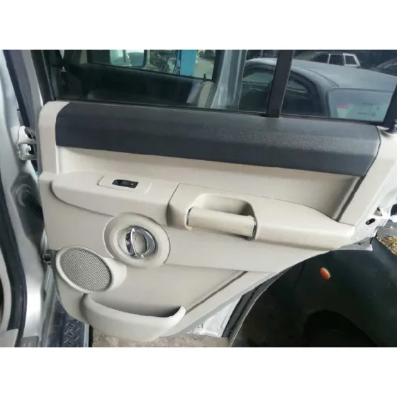 Guarnecido Puerta Trasera Derecha para Jeep Commander