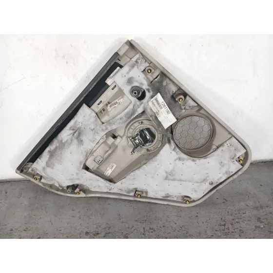 Guarnecido Puerta Trasera Derecha para Jeep Commander