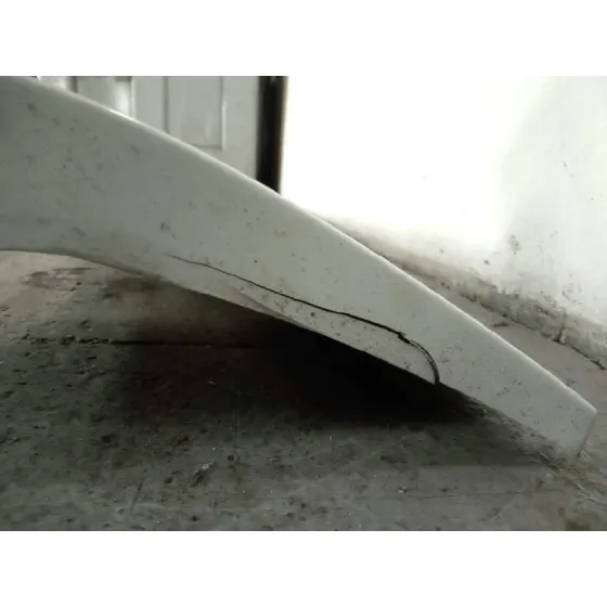 Faldon Lateral para Ford Focus Berlina (Cap)