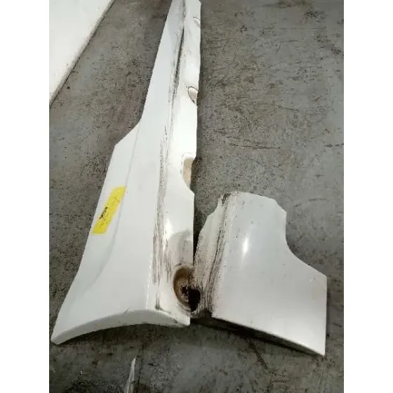 Faldon Lateral para Ford Focus Berlina (Cap)