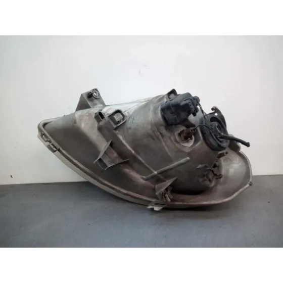 Faro Derecho para Renault Trafic Caja Cerrada (Ab 4.01)