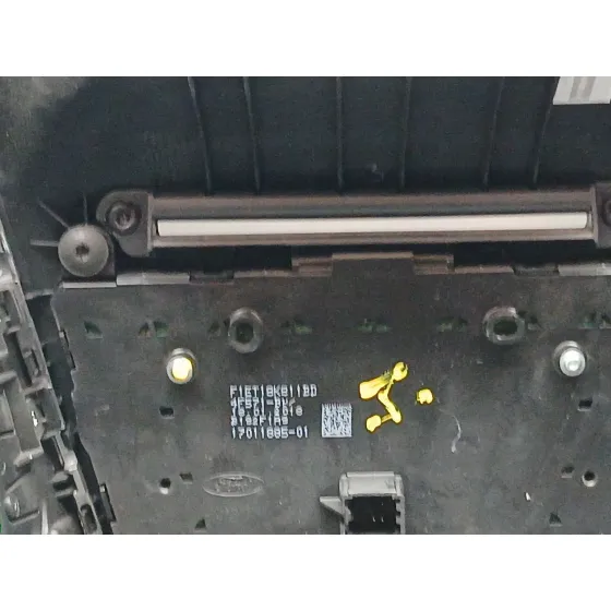 Sistema Audio / Radio Cd para Ford Focus Lim. (Cb8)