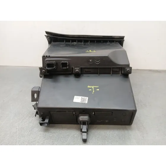 Guantera para Peugeot Rifter