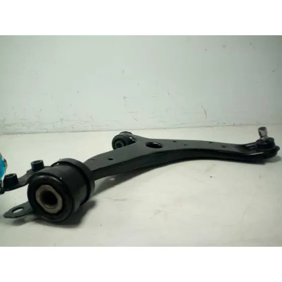 Brazo Suspension Inferior Delantero Derecho para Mazda 5 Berl. (Cr)