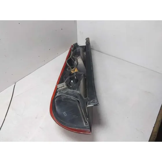 Piloto Trasero Derecho para Ford Fiesta (Cbk)