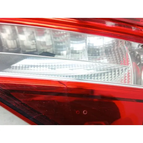 Piloto Trasero Derecho Interior para Skoda Superb (3V3)