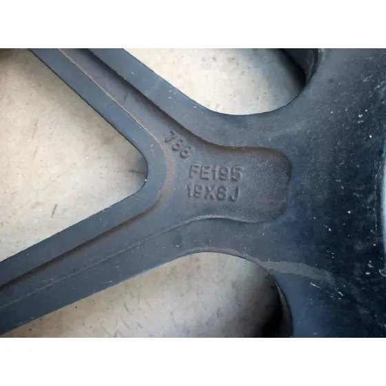 Llanta para Mercedes-Benz Clase C W205 C200 Bluetec