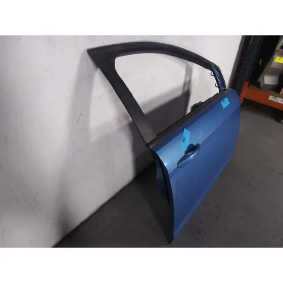 Puerta Delantera Derecha para Ford Focus Berlina (Cap)