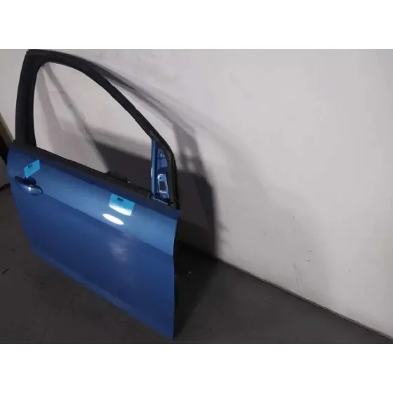 Puerta Delantera Derecha para Ford Focus Berlina (Cap)