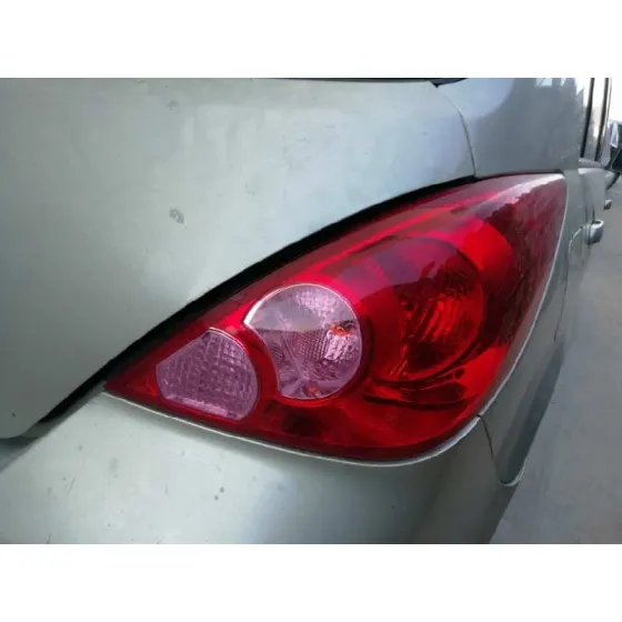 Piloto Trasero Derecho para Nissan Tiida (C11X/Sc11X)